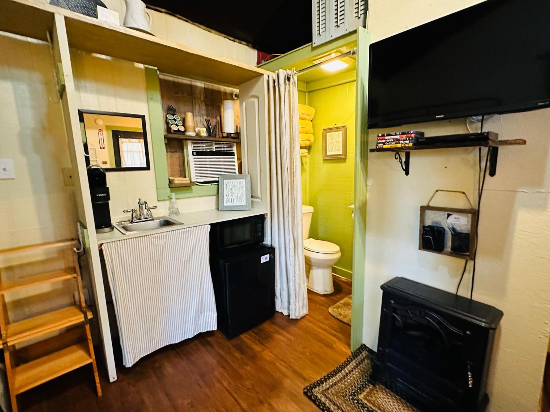 Acorn Hideaways Canton Unwind At Green Gables Suite For Up To 3 Ngoại thất bức ảnh